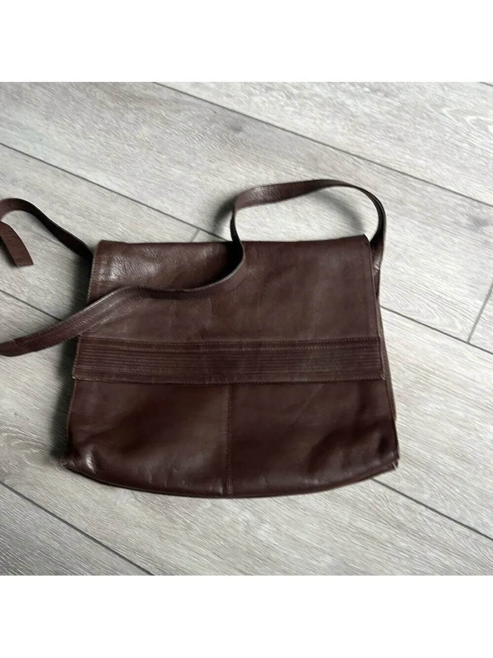 Kenneth Cole vintage flap closure brown soft leather shoulder bag